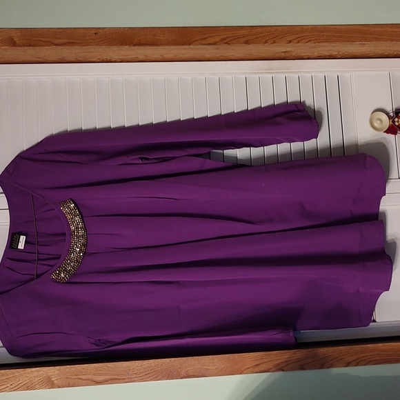 Salon Studio top EUC - Picture 1 of 4